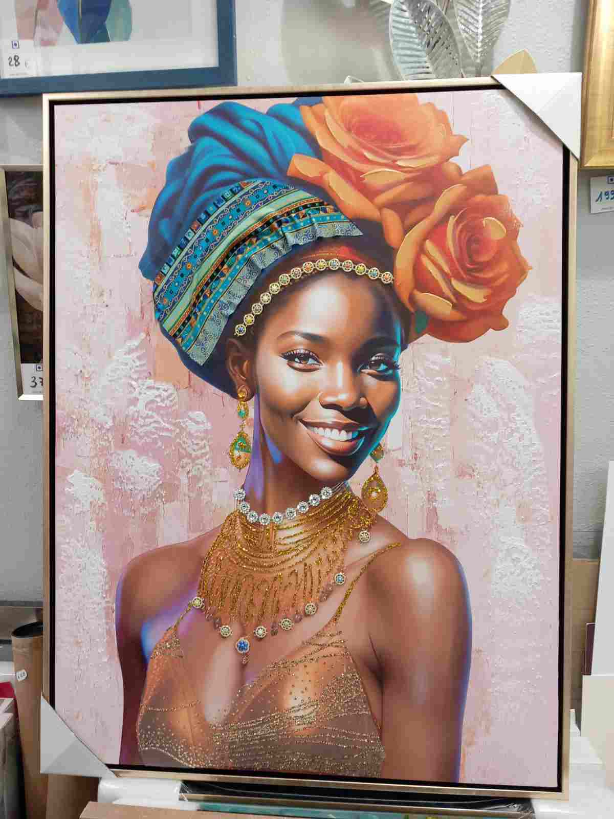 Cadre 14 ; femme d'originaire africaine orné de bijou Cadre 14 ; femme d'originaire africaine orné de bijou